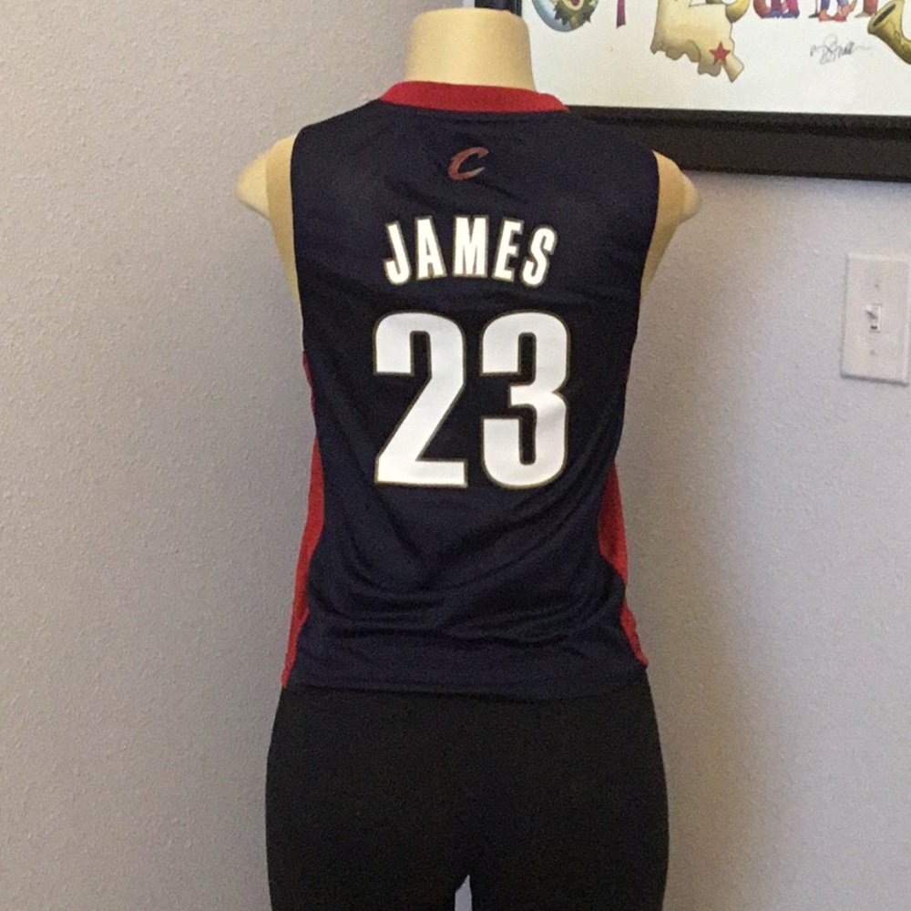 Cleveland Cavaliers LeBron James 23 jersey